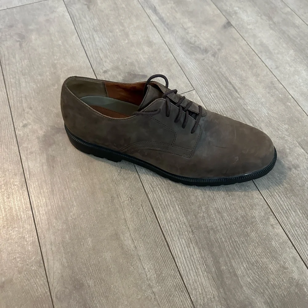 Trader Bay brown genuine